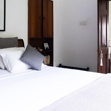 "27" Spathodea- Oasis In The City Colombo Exterior photo