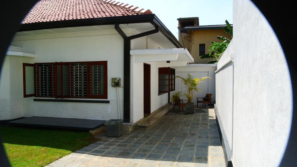 "27" Spathodea- Oasis In The City Colombo Exterior photo